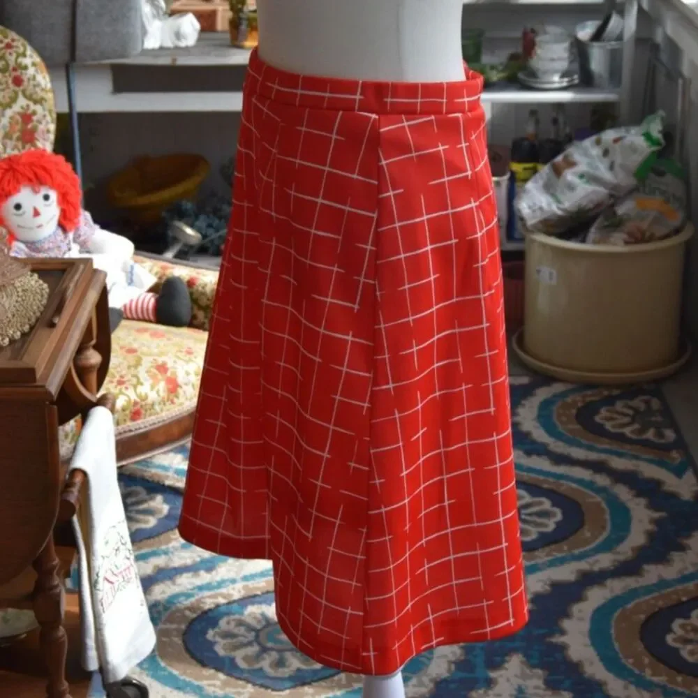 Vintage 70s Tucket Sportswear Red Mod Skort Grid Print A-Line Size Medium
